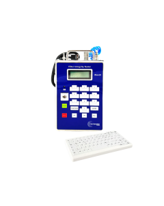 Van Borselen Filters integriteitstester model VB-it-01 met toetsenbord op een witte achtergrond voor professionele filtercontrole.